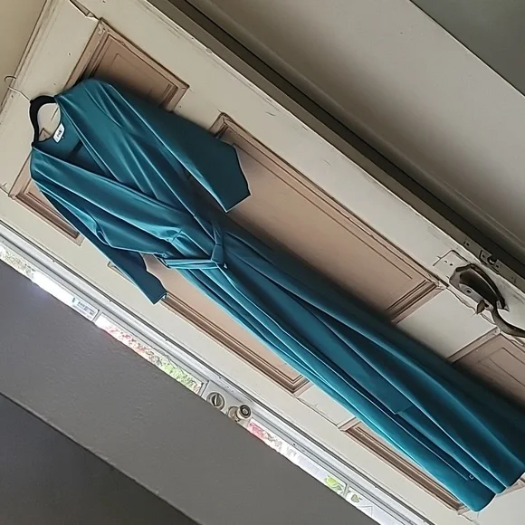 Elegant Teal Wrap Dress - Picture 3 of 6